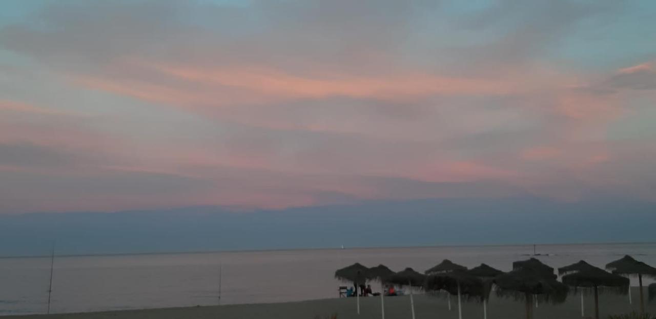 Beautiful Apartment In Third Line Beach Boliches Fuengirola Zewnętrze zdjęcie