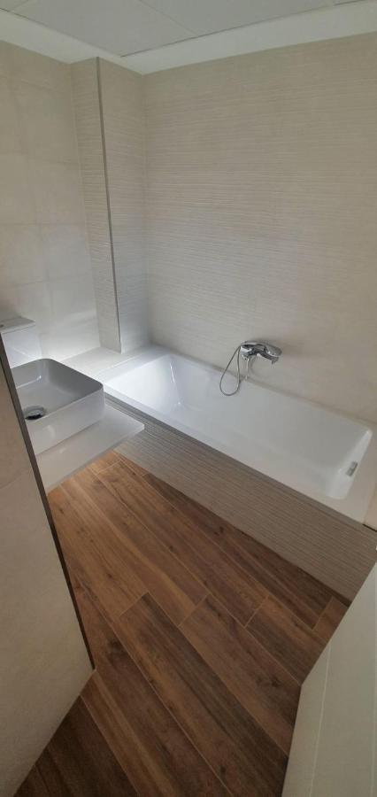 Beautiful Apartment In Third Line Beach Boliches Fuengirola Zewnętrze zdjęcie